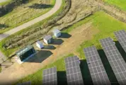  De samenwerking tussen Exide Technologies' Customized Energy Systems en Vrijopnaam verbetert de toegang tot duurzame energie in Nederland