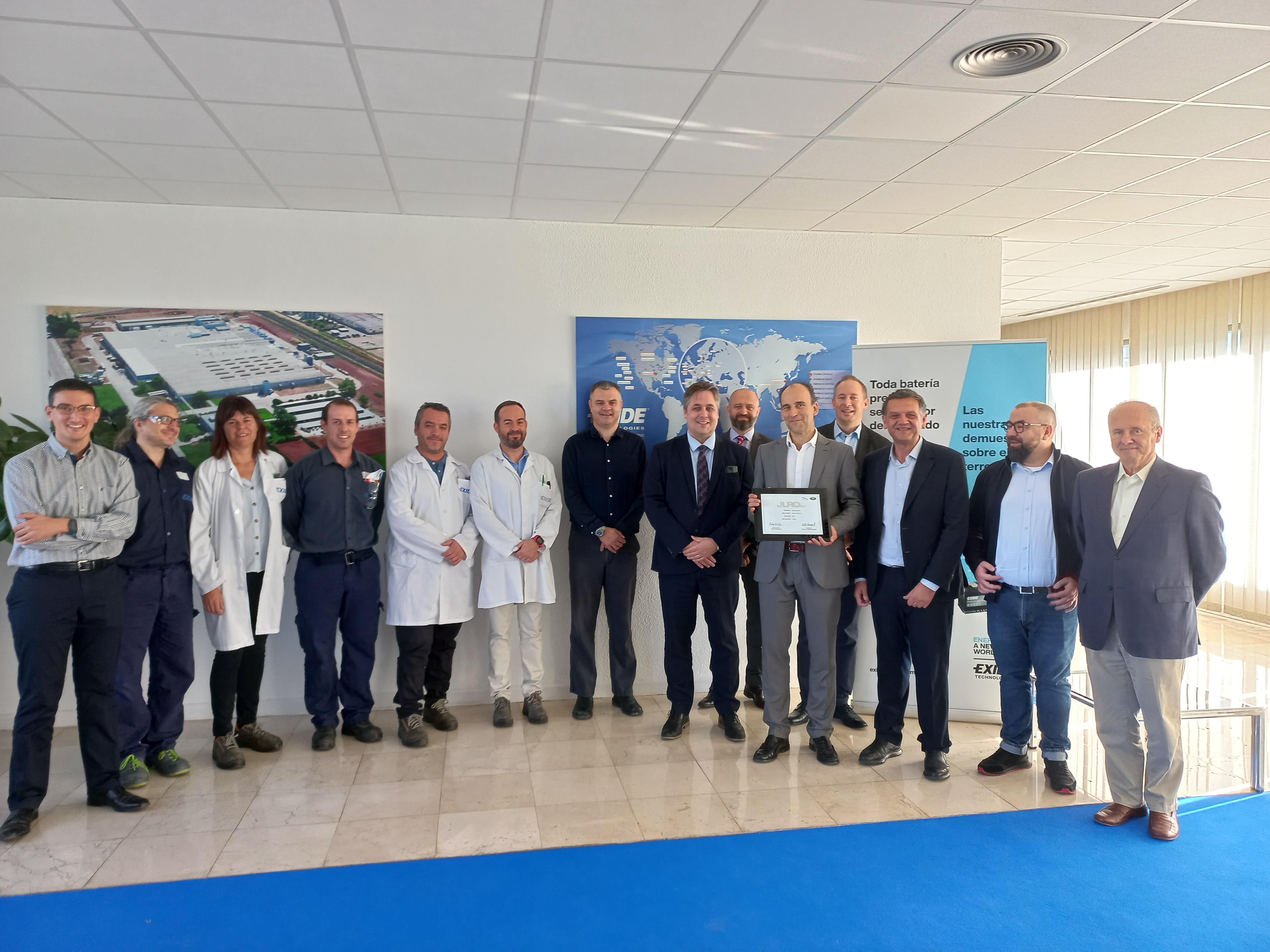 Exide’s Manzanares plant receives prestigious JLRQ award for supplier quality from our long-standing OEM customer Jaguar Land Rover